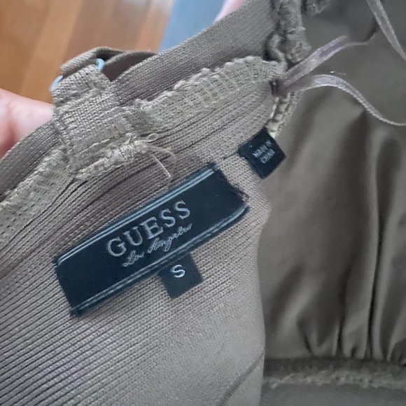 Small Guess Cocktail Dress - Picture 2 of 4